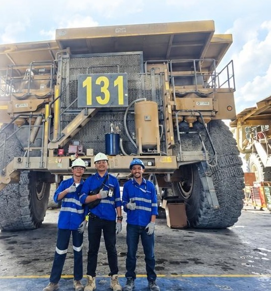 Tim AIMS pada visual pertambangan dalam company profile terbaru
